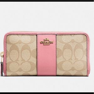 COACH ACCORDION ZIP WALLET IN SIGNATURE CANVAS